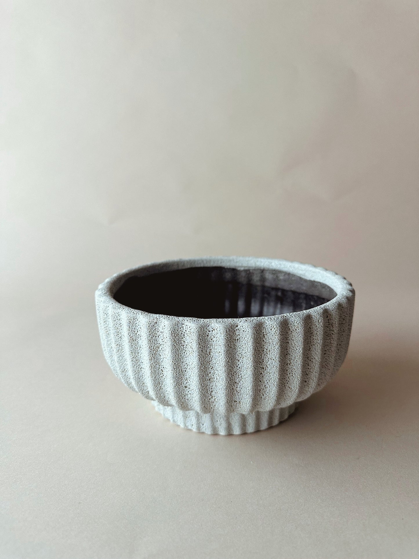 Textured low bowl