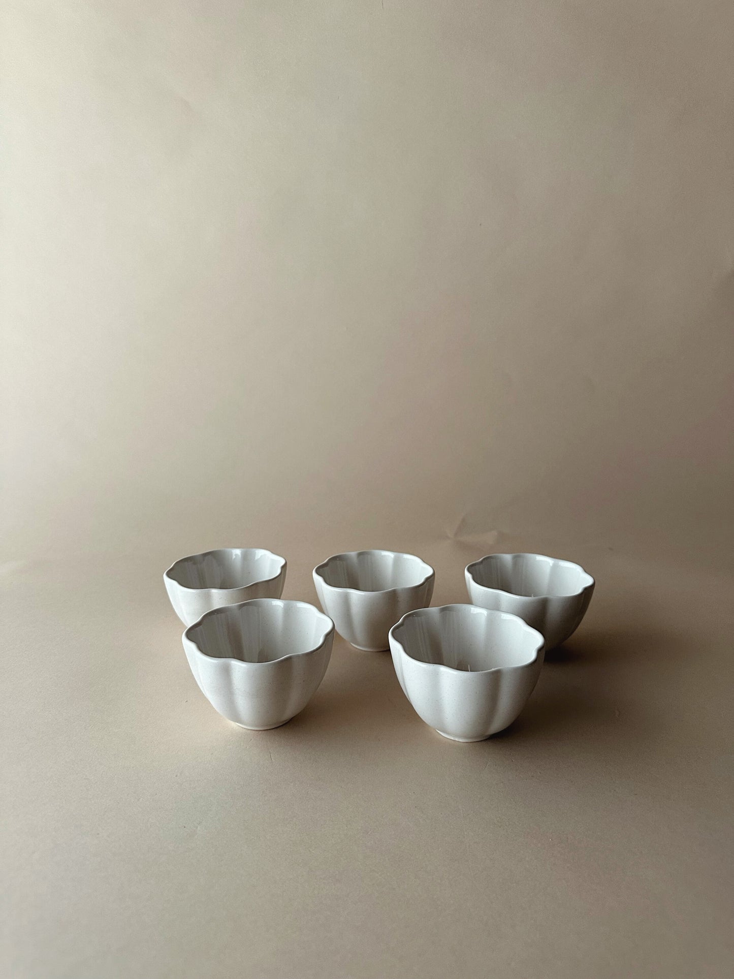 White scalloped edge bowl