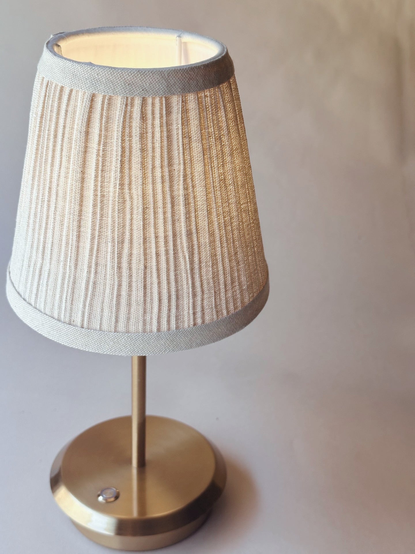 Portable table lamp ~ short