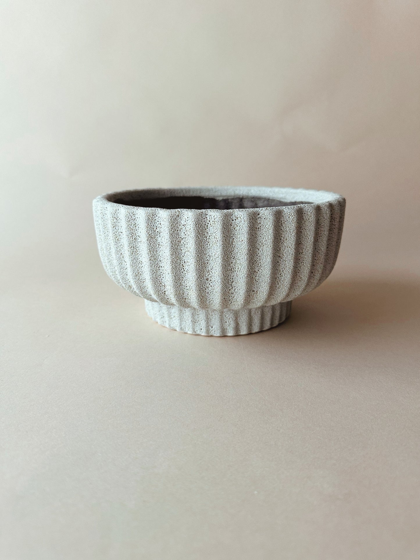 Textured low bowl