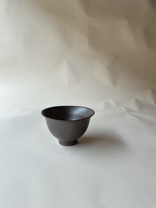Black house bowls