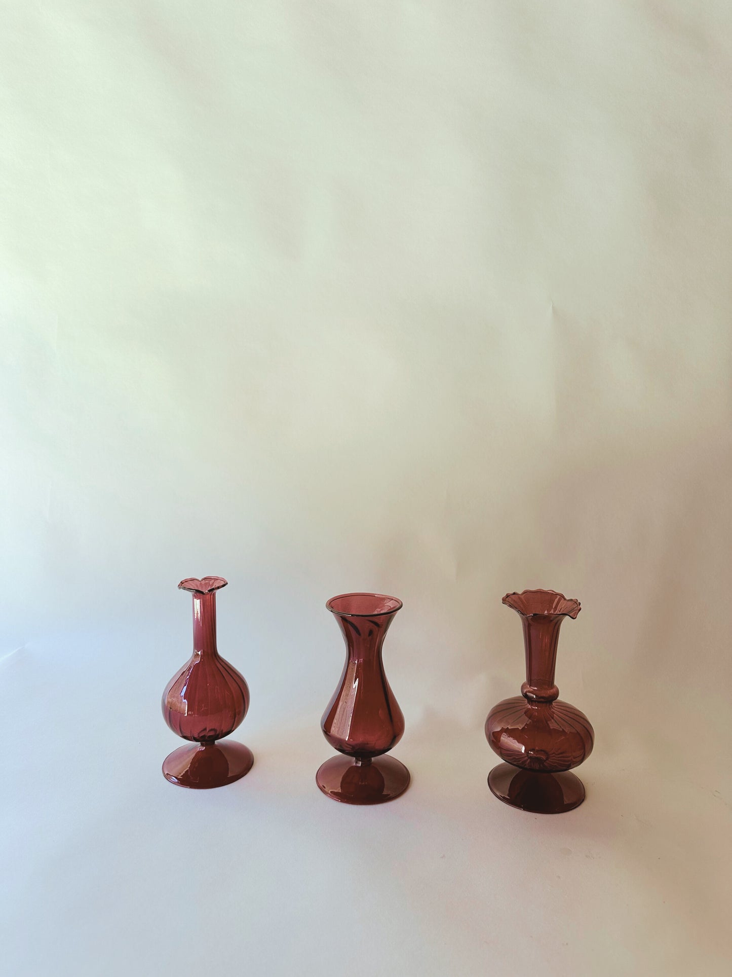 Truly scrumptious red vases