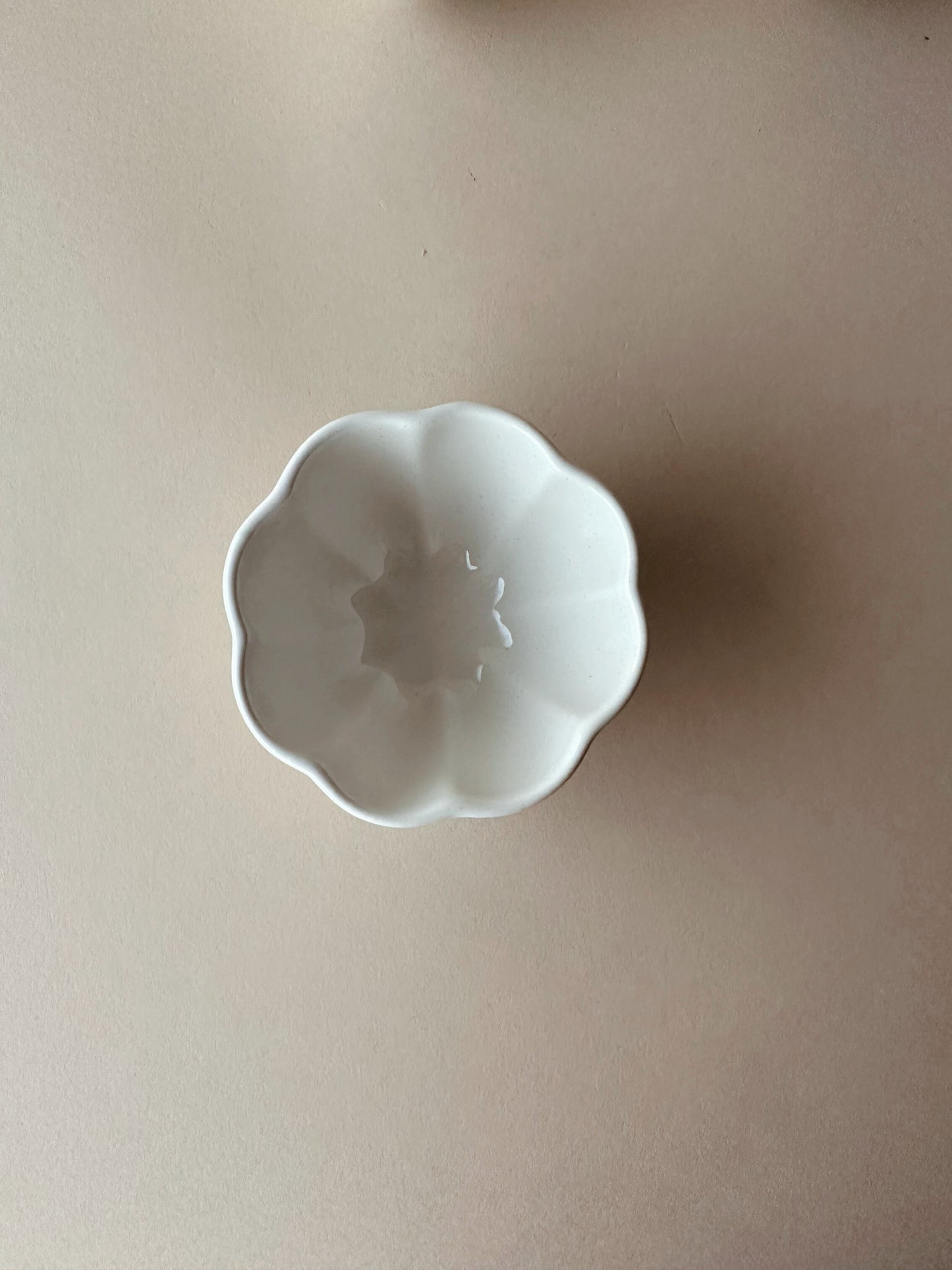 White scalloped edge bowl