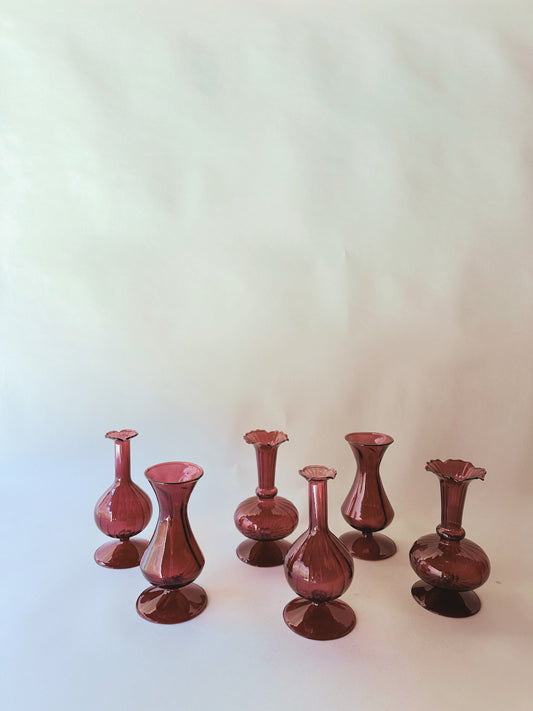 Truly scrumptious red vases
