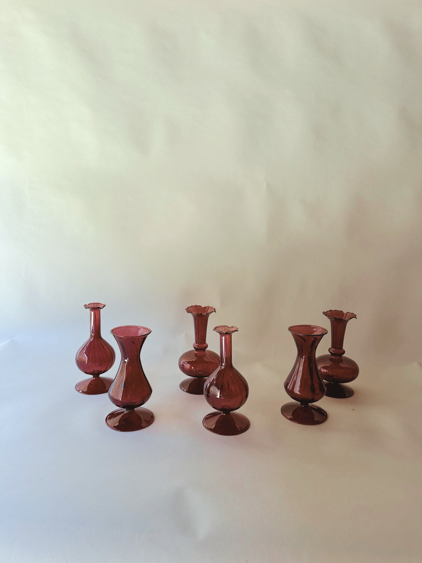 Truly scrumptious red vases