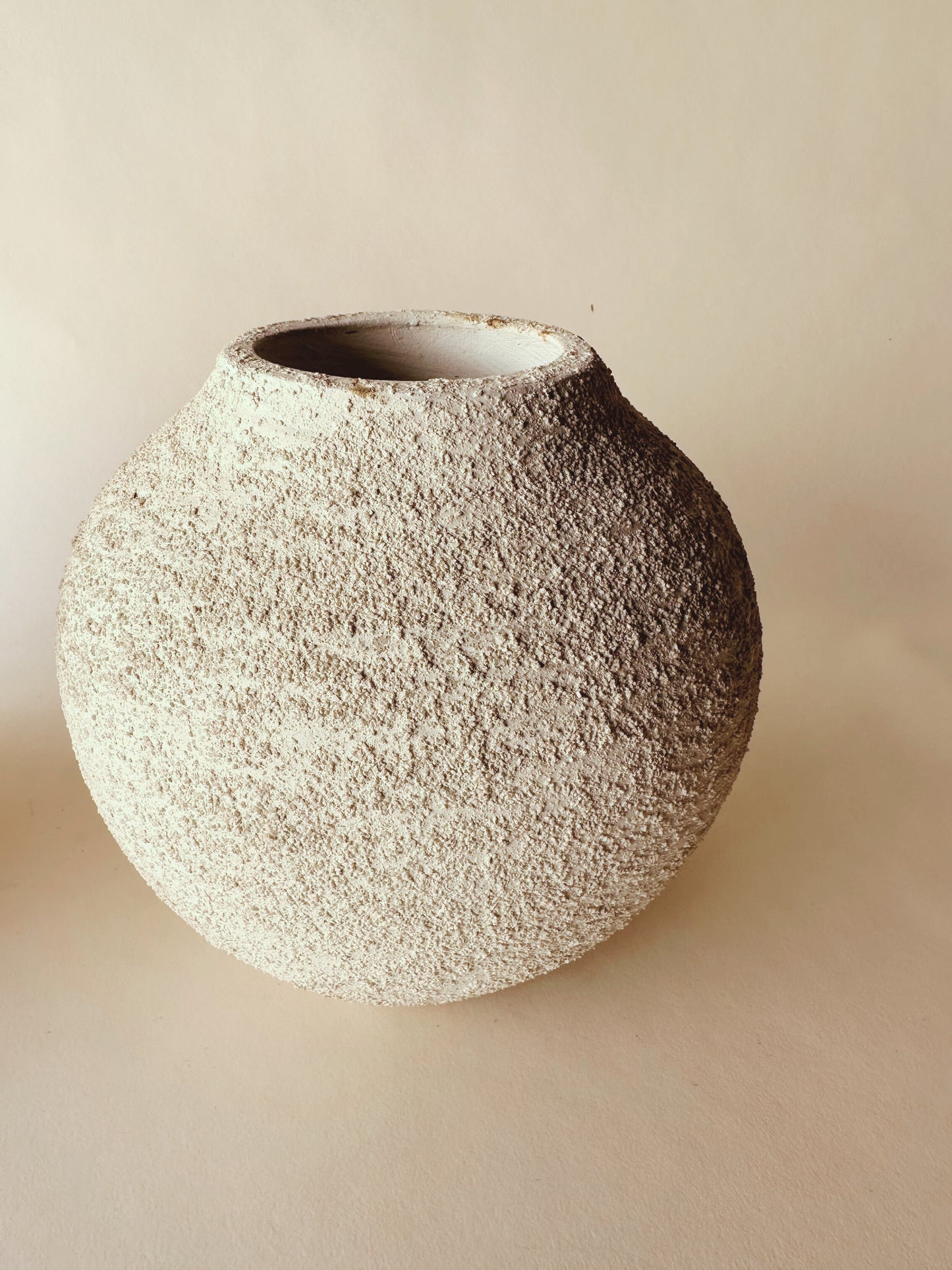 Textured moon vases