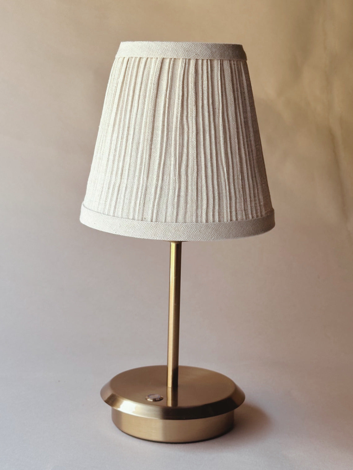 Portable table lamp ~ short