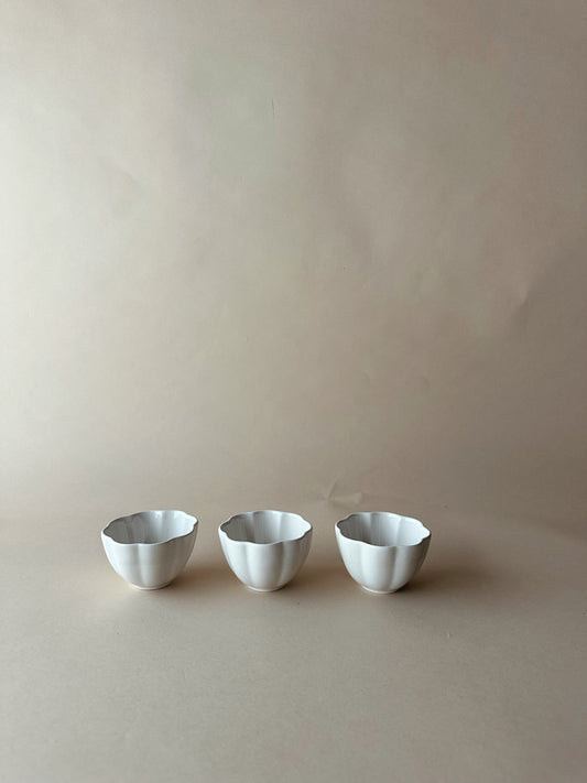White scalloped edge bowl