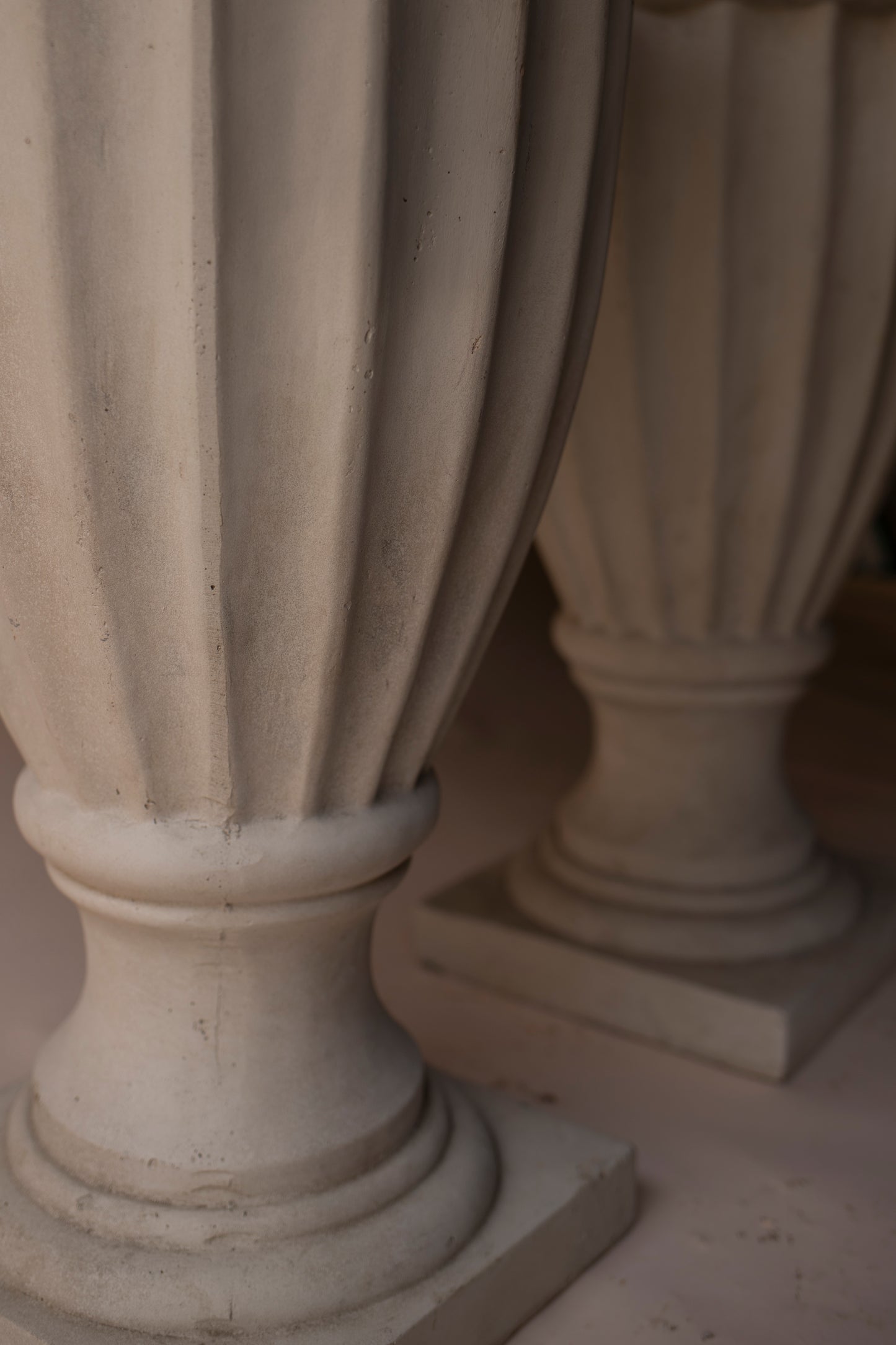 Fibreglass off white  ~ XL  urns