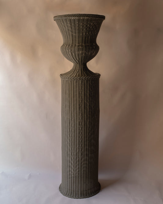 Olive Vasevoll rattan vase & pedestal