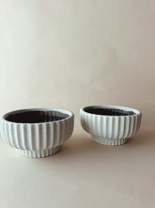 Textured low bowl