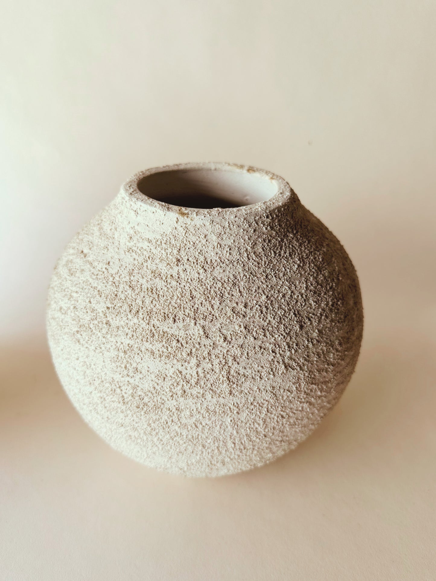 Textured moon vases