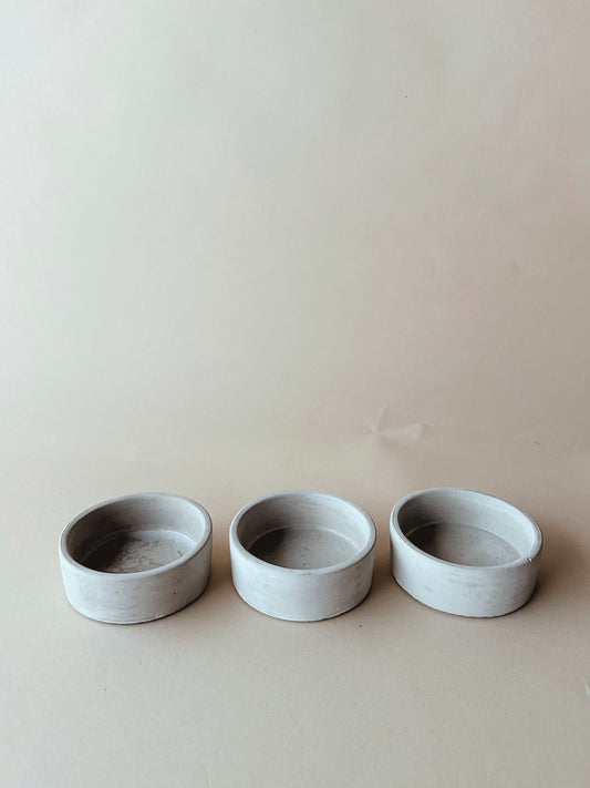 Low grey bowls