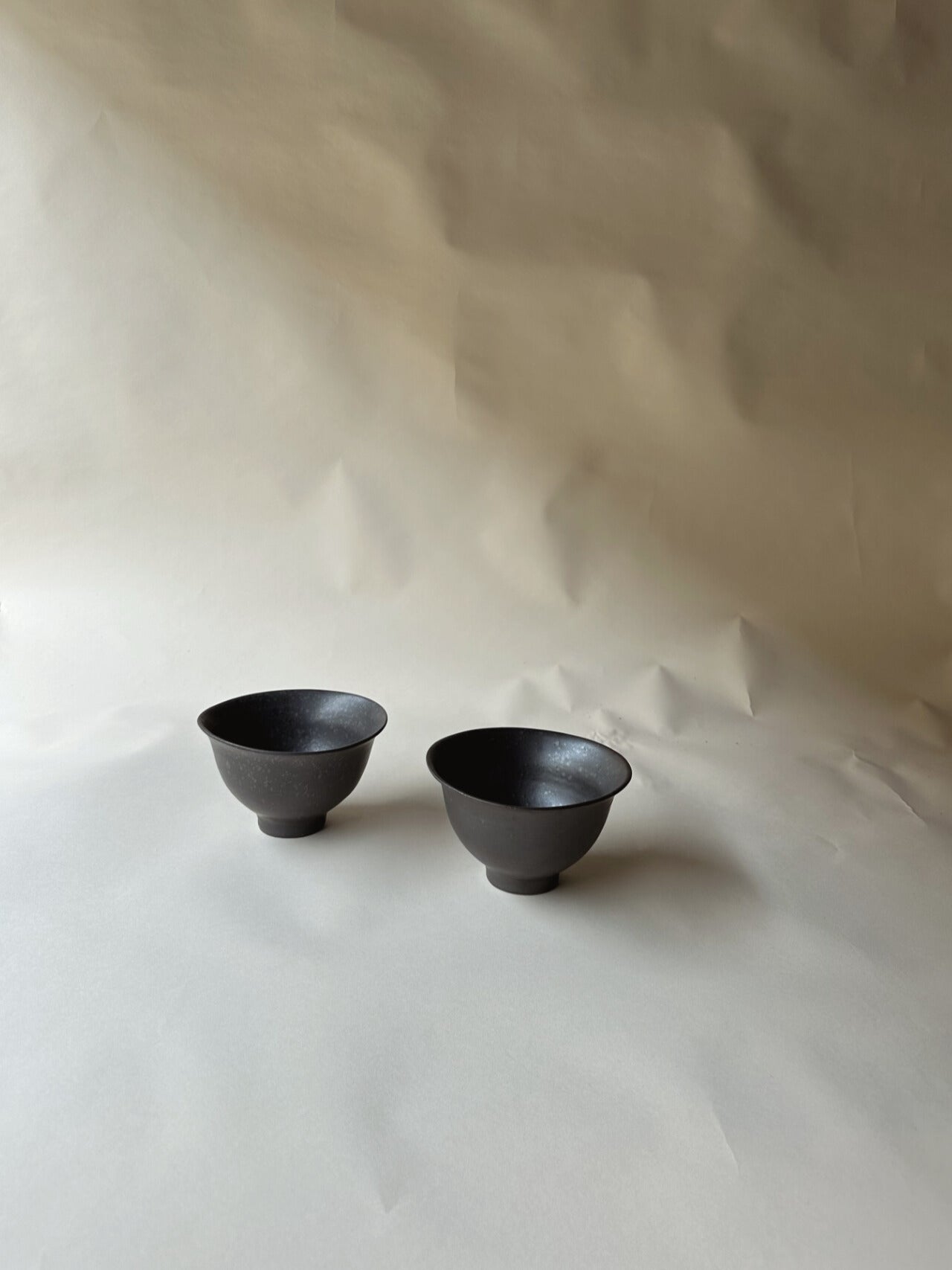 Black house bowls