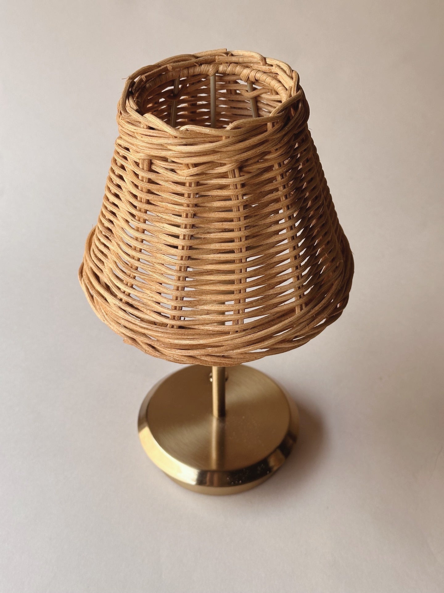 Portable table woven lamp ~ short