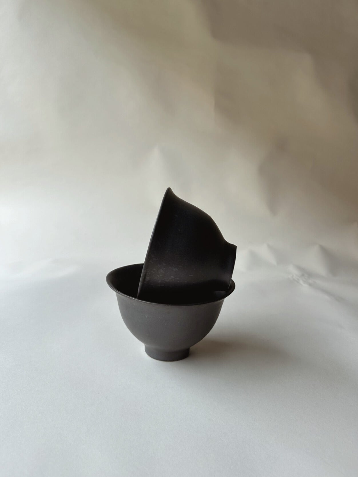 Black house bowls