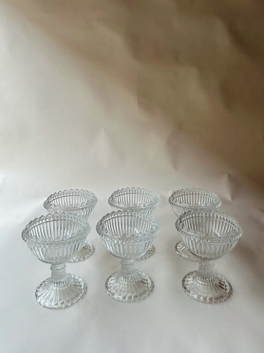 Glass sundae bowls