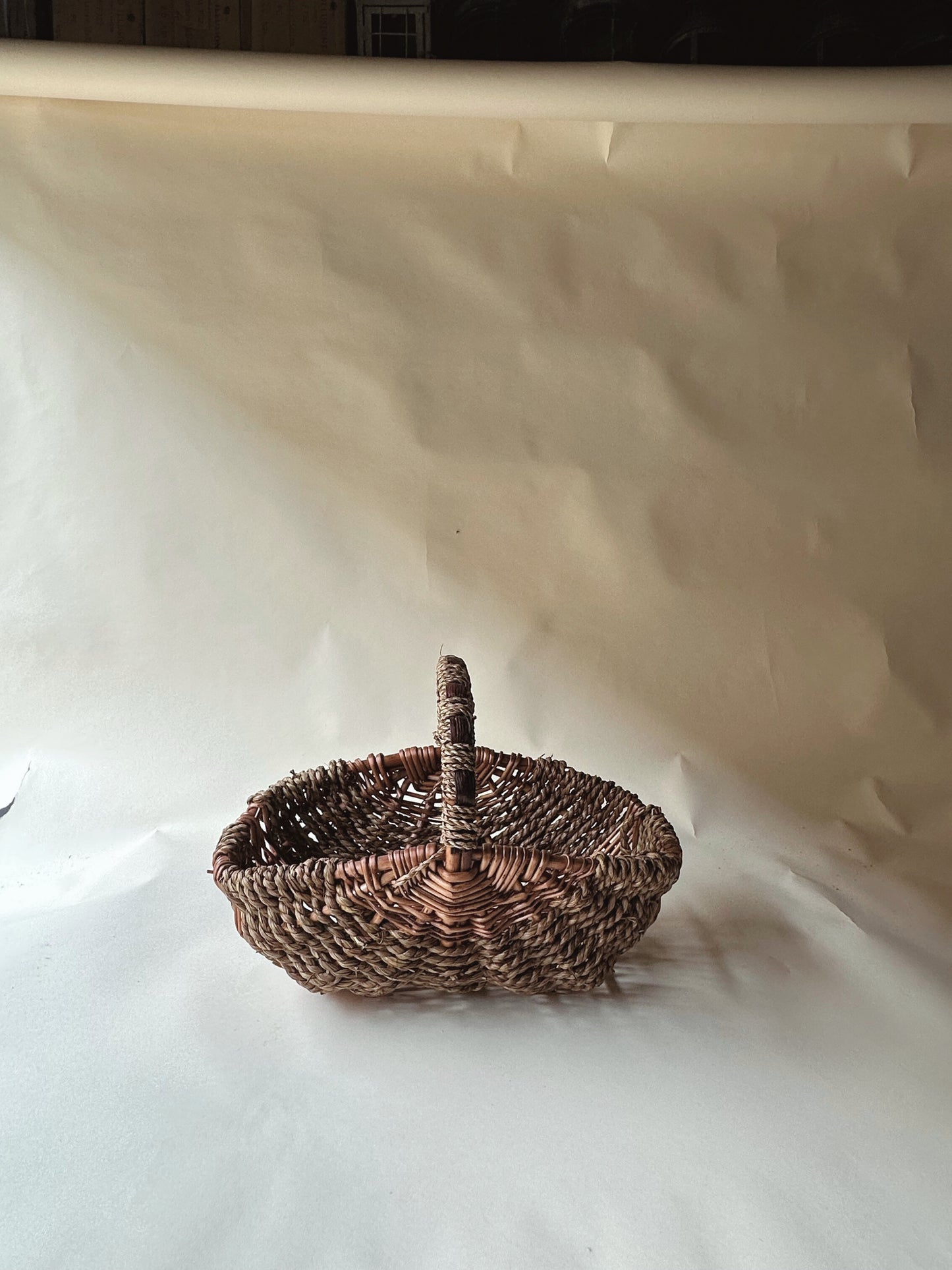Woven handle basket set