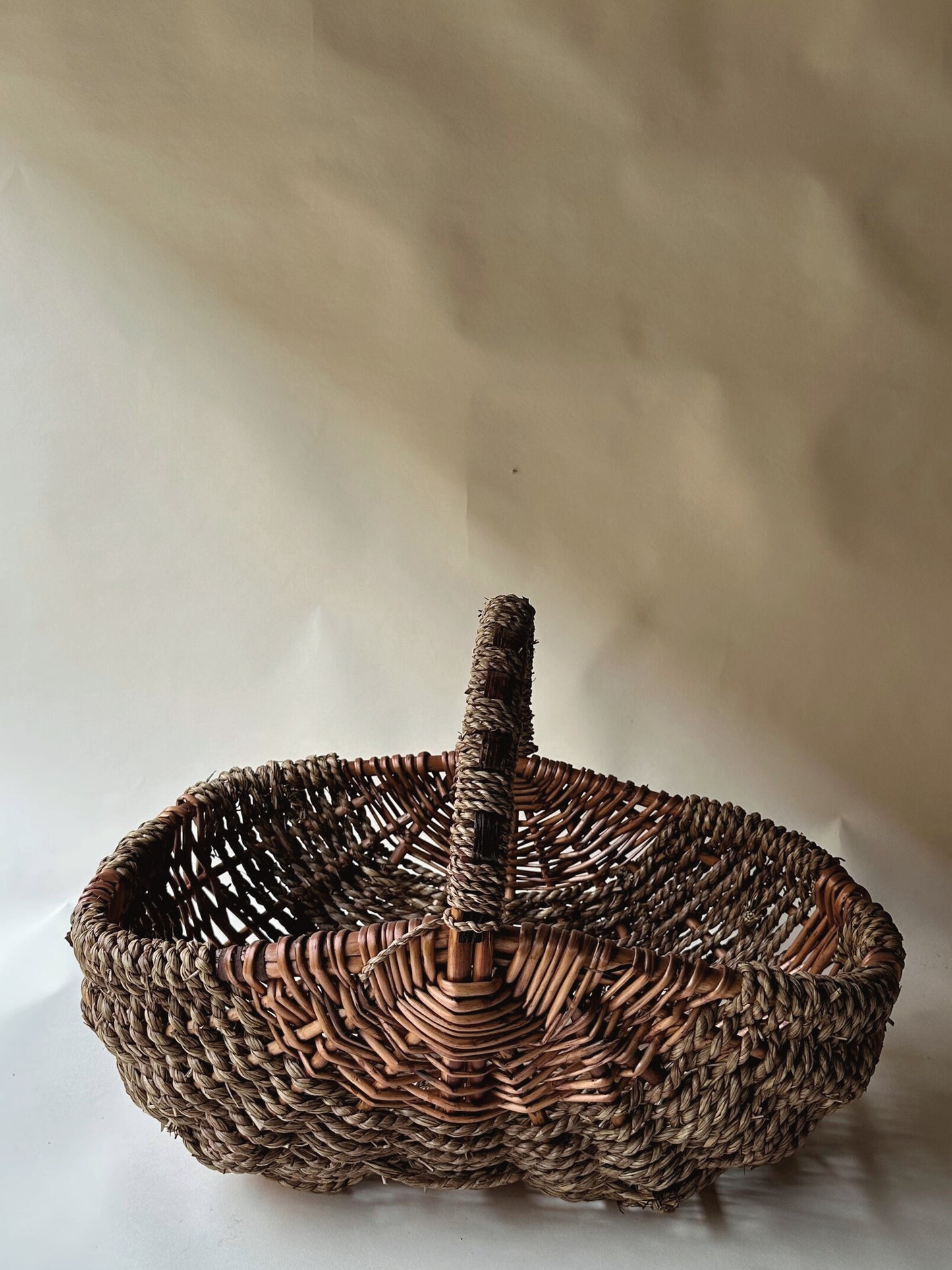 Woven handle basket set